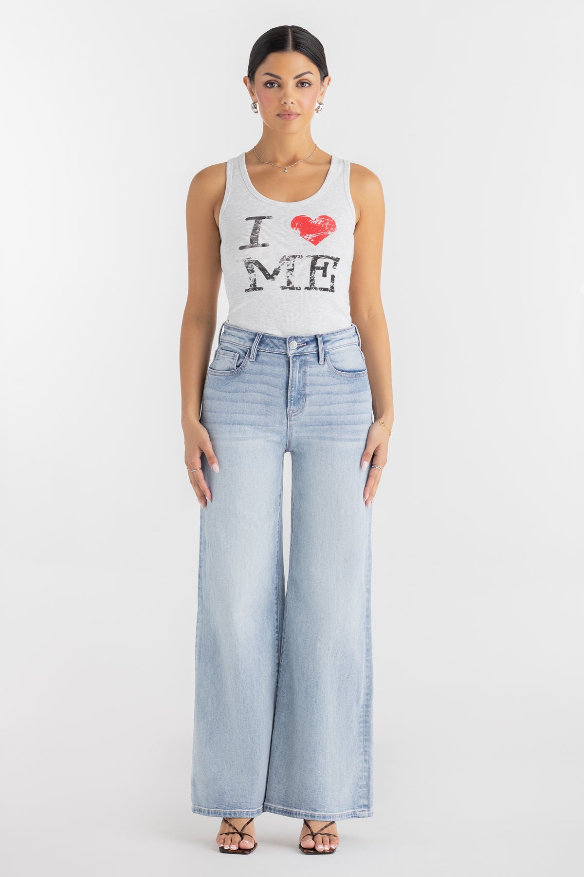 H2351EW3.FRONTFULL_1728x.jpg?v