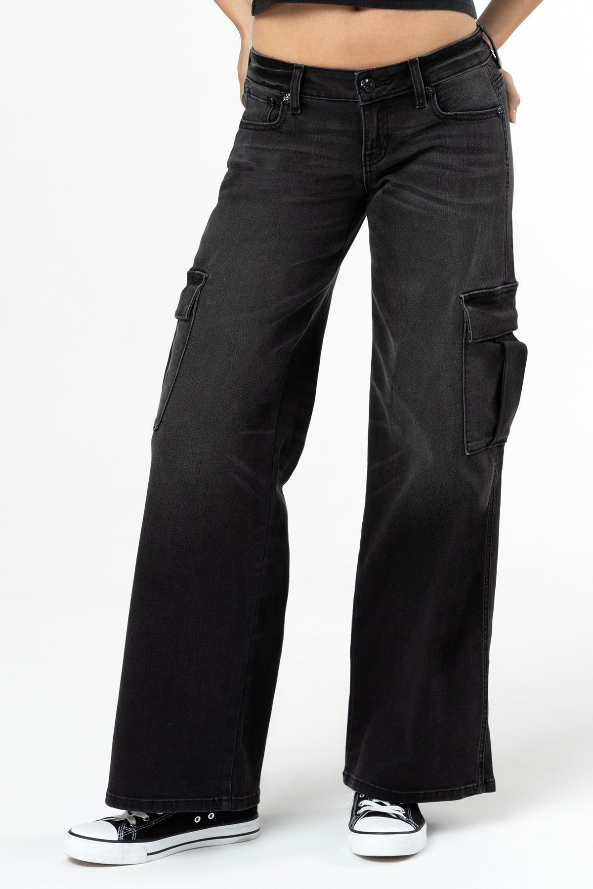 Shop The Hottest Cargo Denim Jeans: Evelyn | Only $124.00 | Black