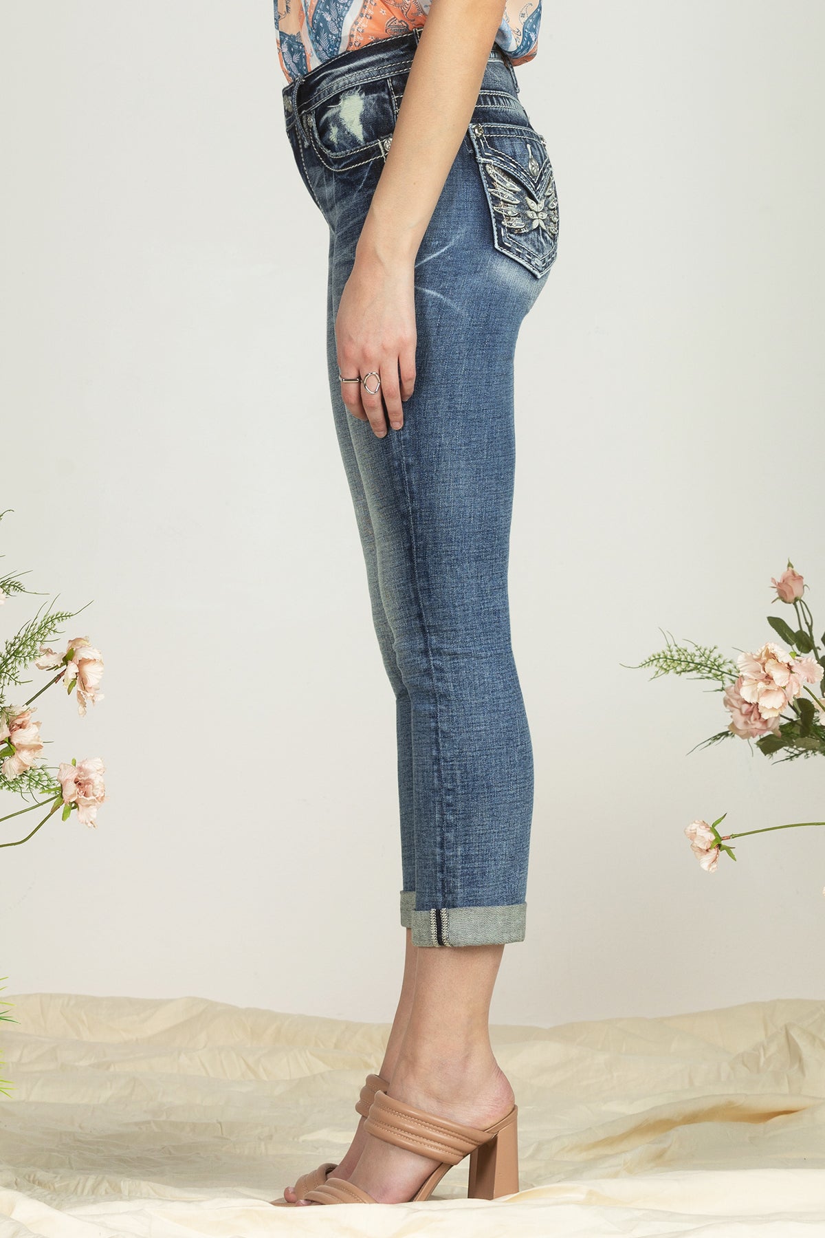 All in One Feathered Wing Capri