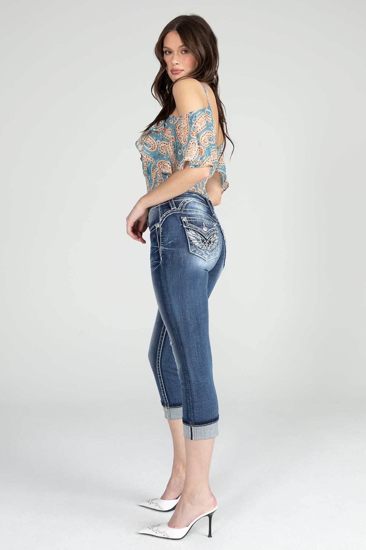 Bold Wing Capri