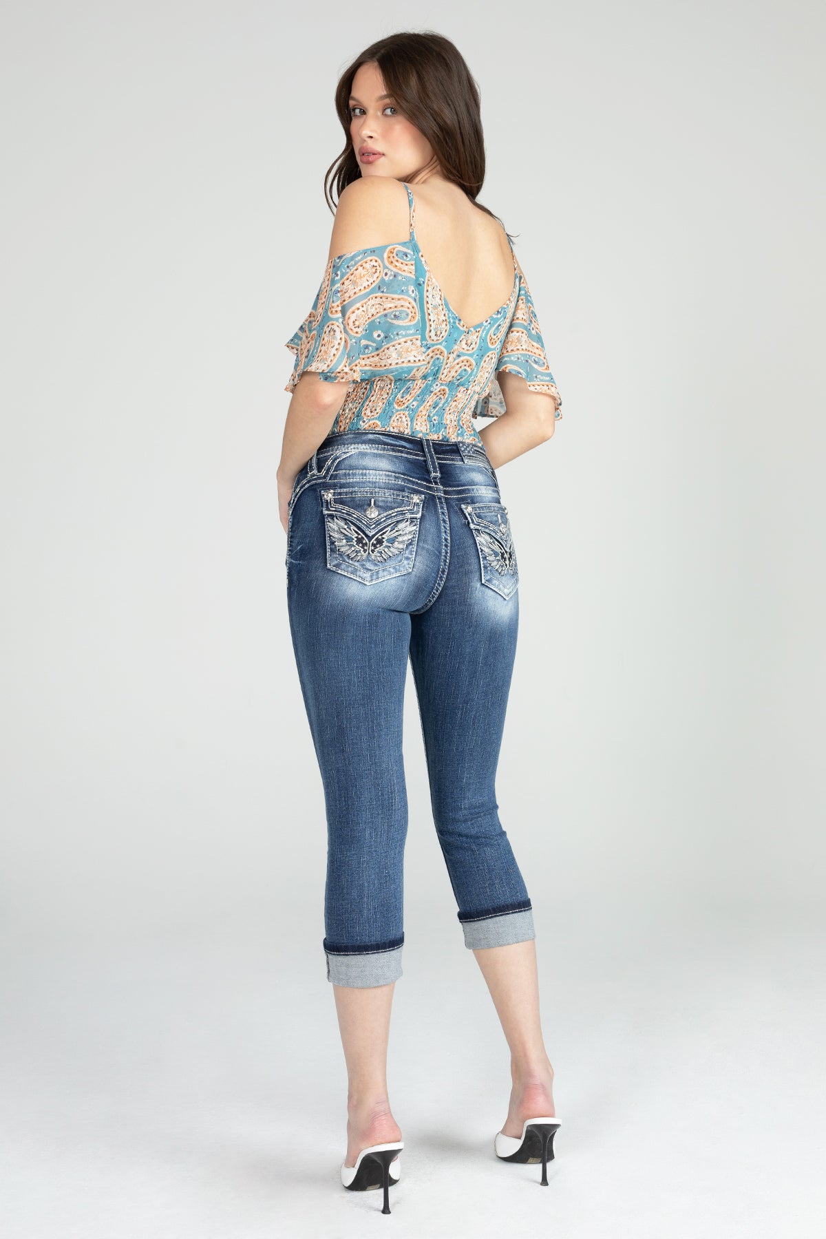 Bold Wing Capri