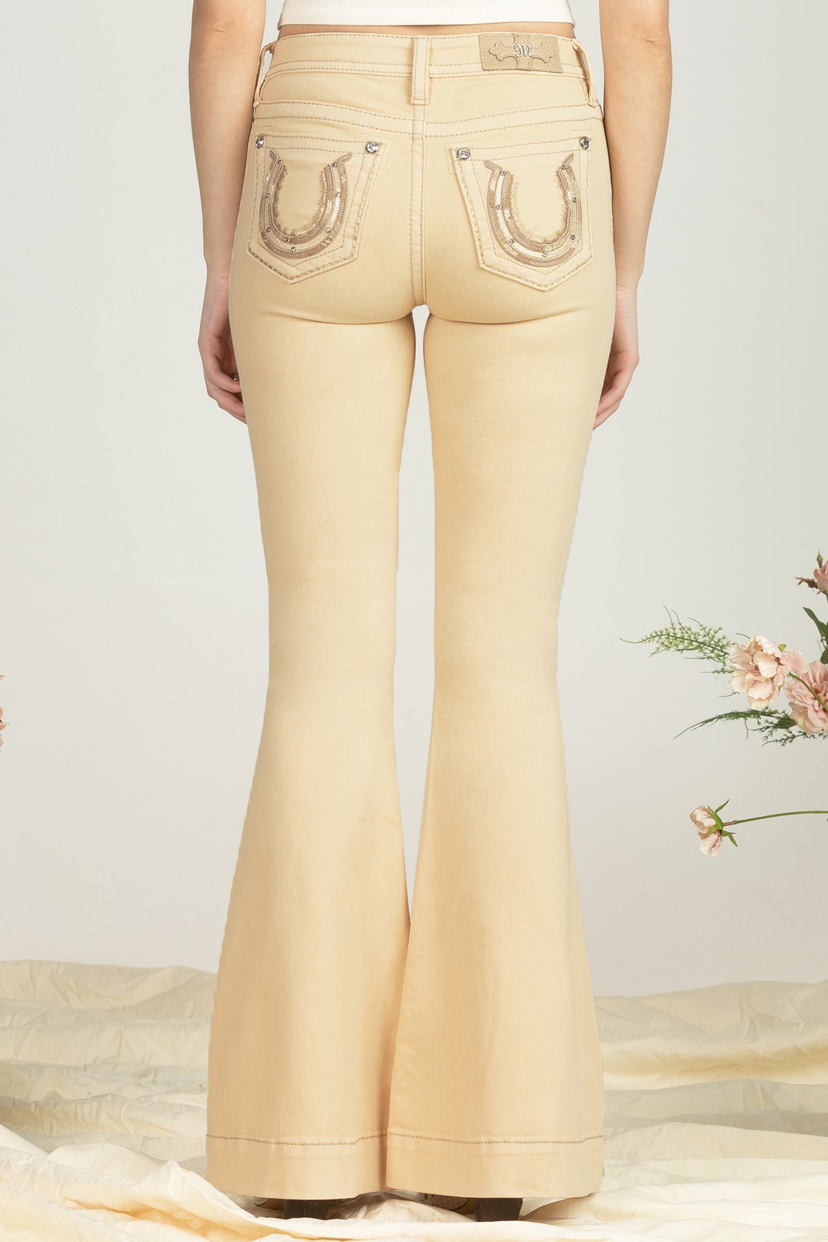 Neutral Horseshoe Beige Flare