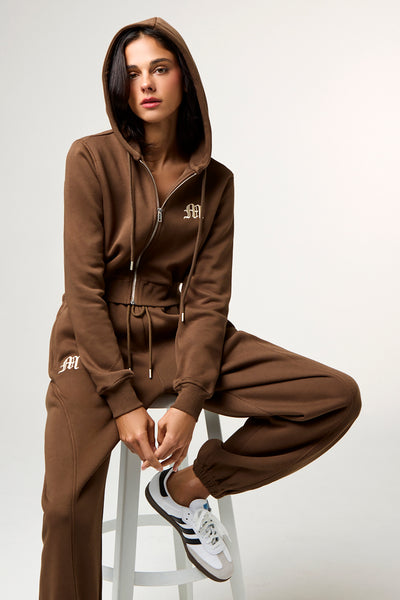 MJ0768L_CHOCO_BRN_POSE_grande.