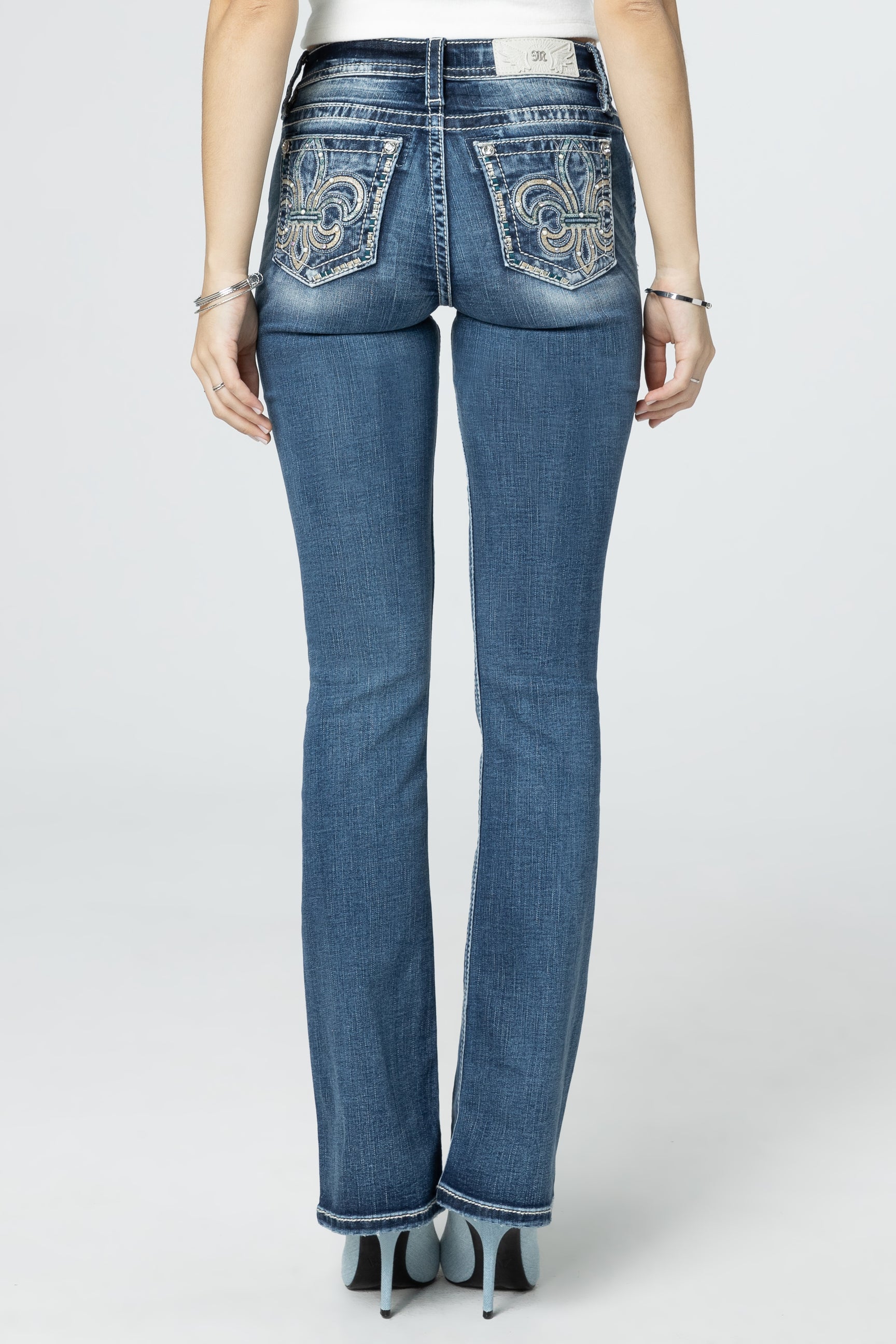 crop-back_2bf76054-8d18-48dc-