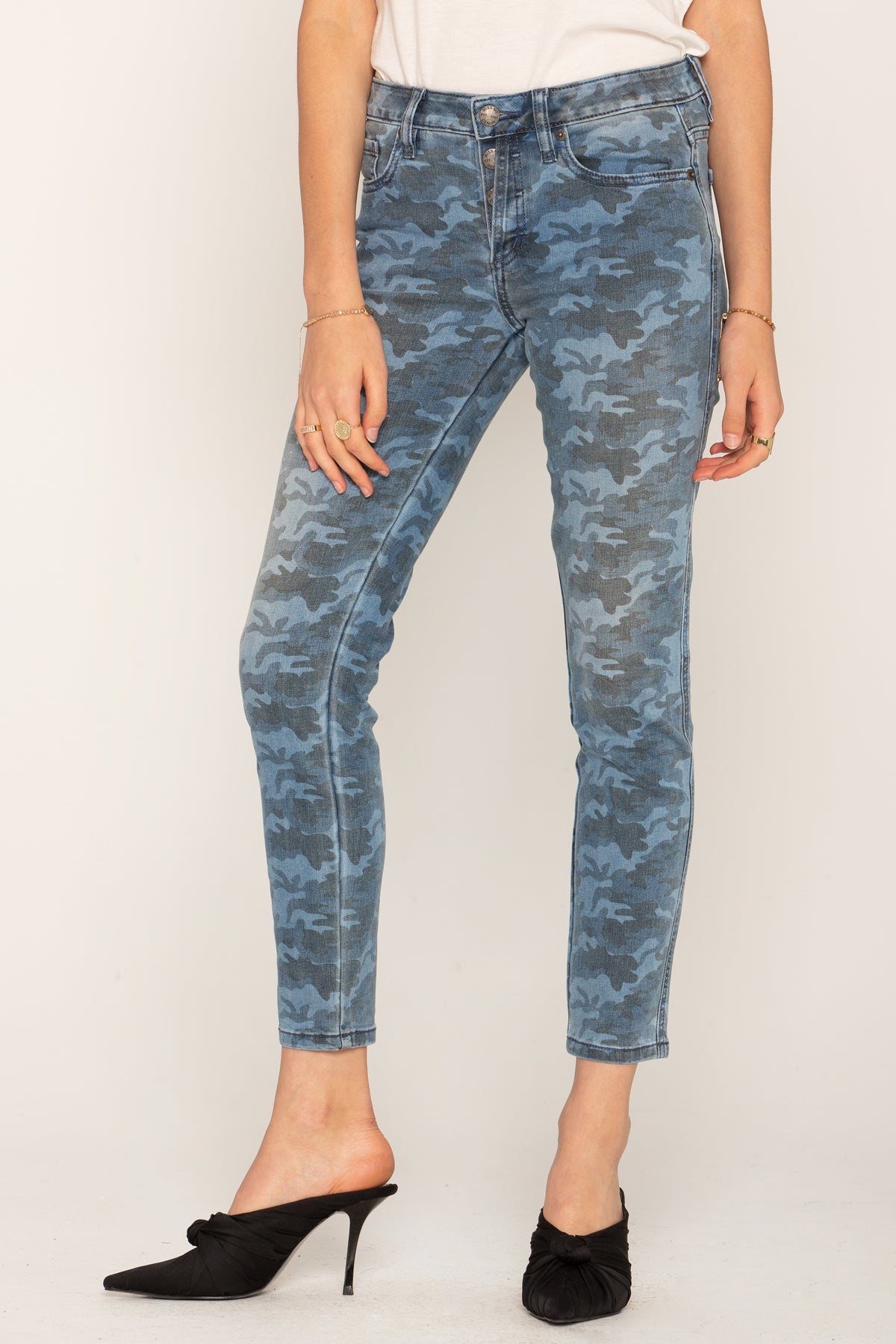 front, Blue