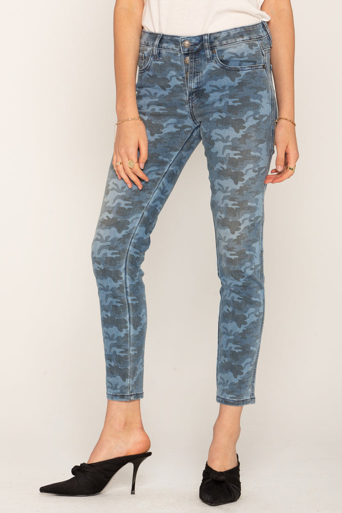 front, Blue
